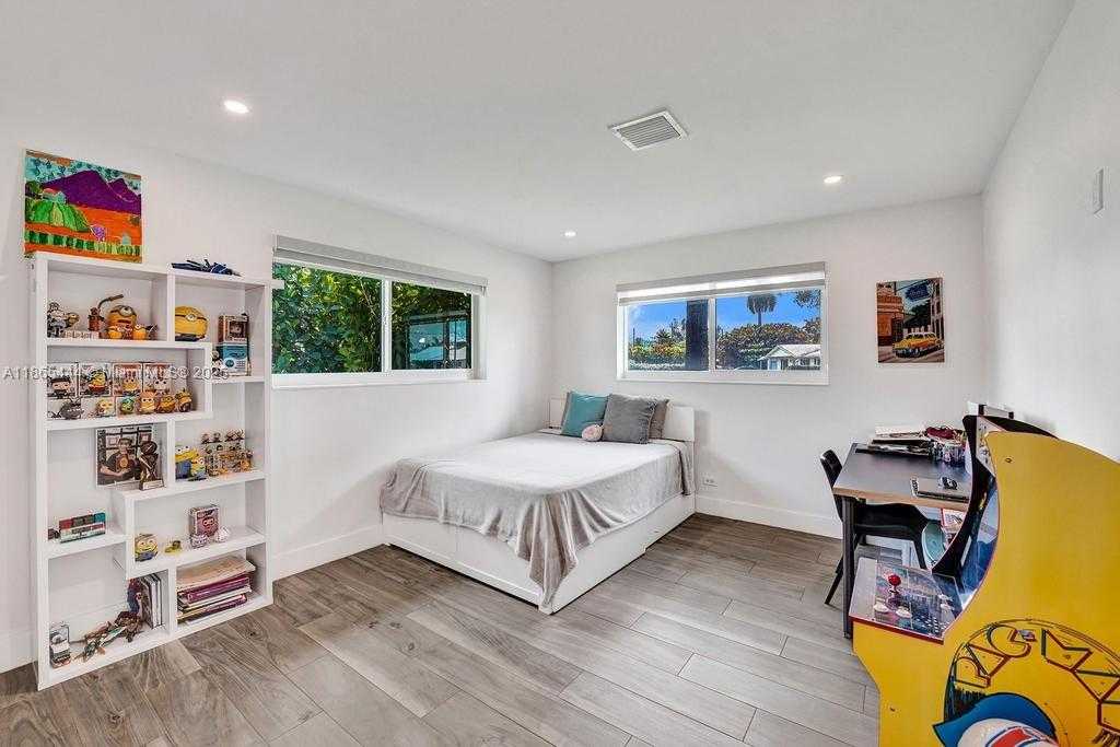 Small Image of 4660 SOUTH WEST 37TH AVE, Dania Beach Number 40