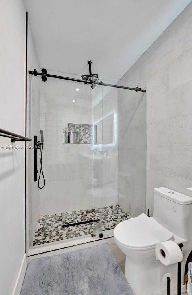 Small Image of 4660 SOUTH WEST 37TH AVE, Dania Beach Number 43