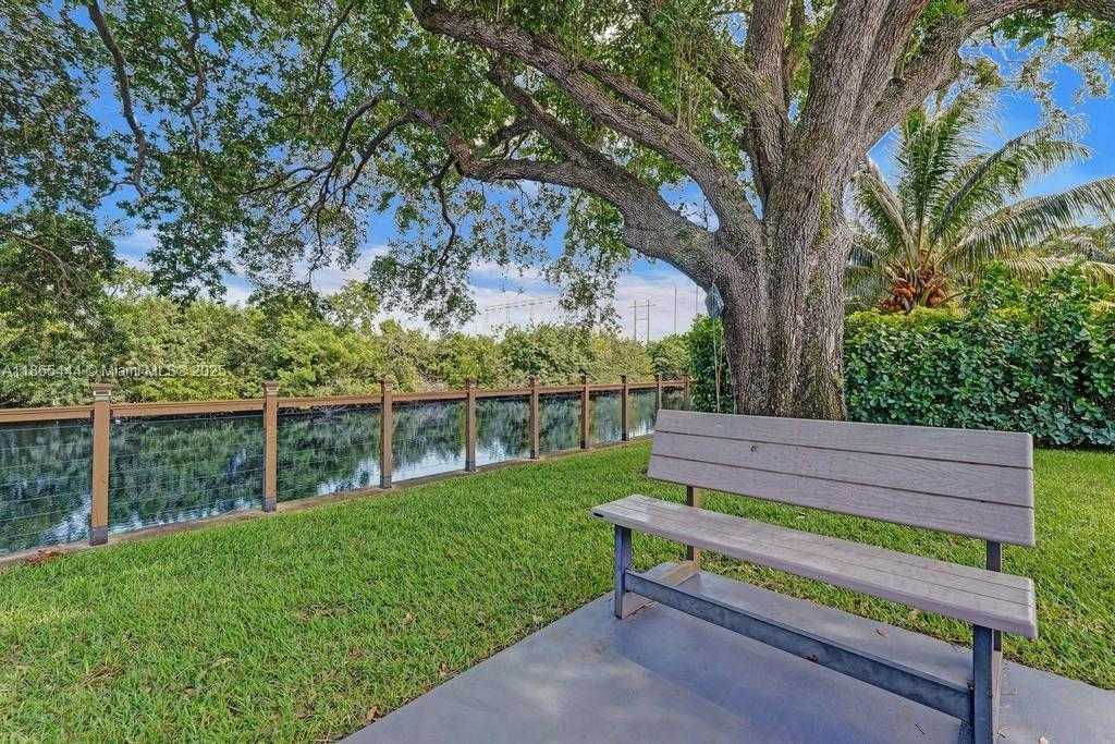 Small Image of 4660 SOUTH WEST 37TH AVE, Dania Beach Number 46