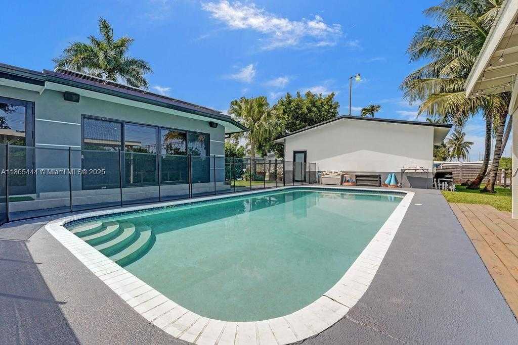 Small Image of 4660 SOUTH WEST 37TH AVE, Dania Beach Number 49