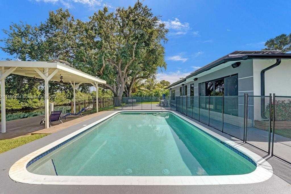 Small Image of 4660 SOUTH WEST 37TH AVE, Dania Beach Number 50