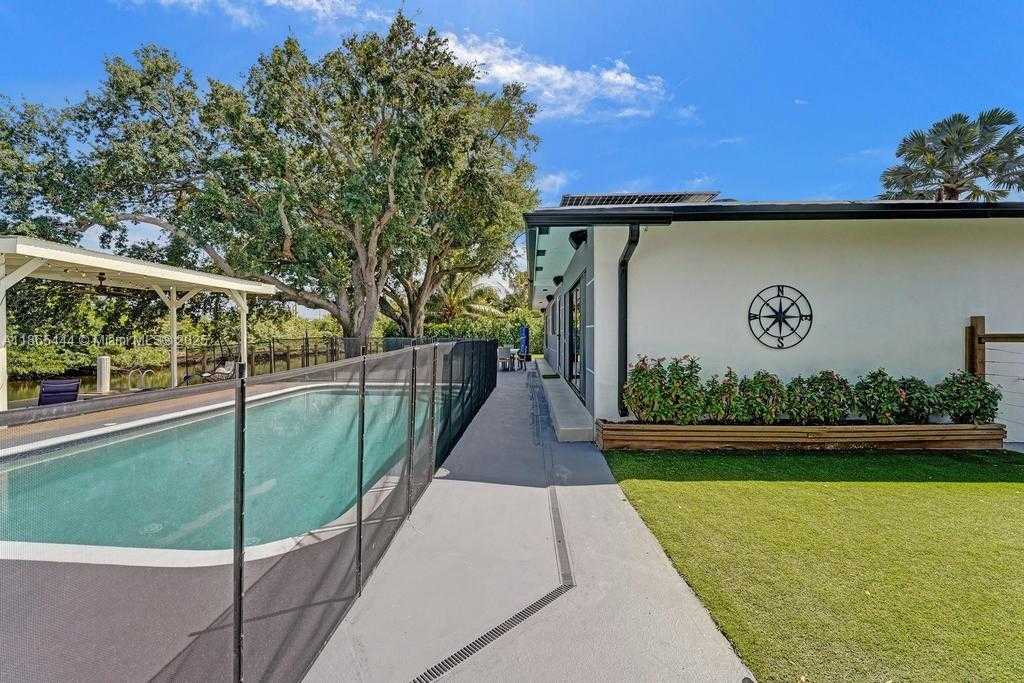 Small Image of 4660 SOUTH WEST 37TH AVE, Dania Beach Number 52