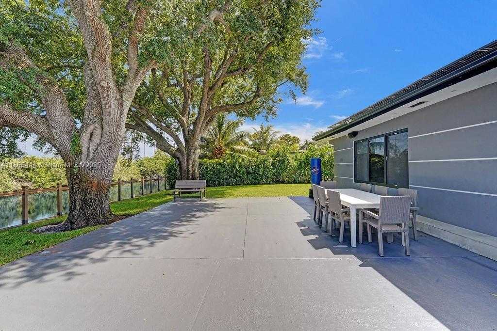Small Image of 4660 SOUTH WEST 37TH AVE, Dania Beach Number 59