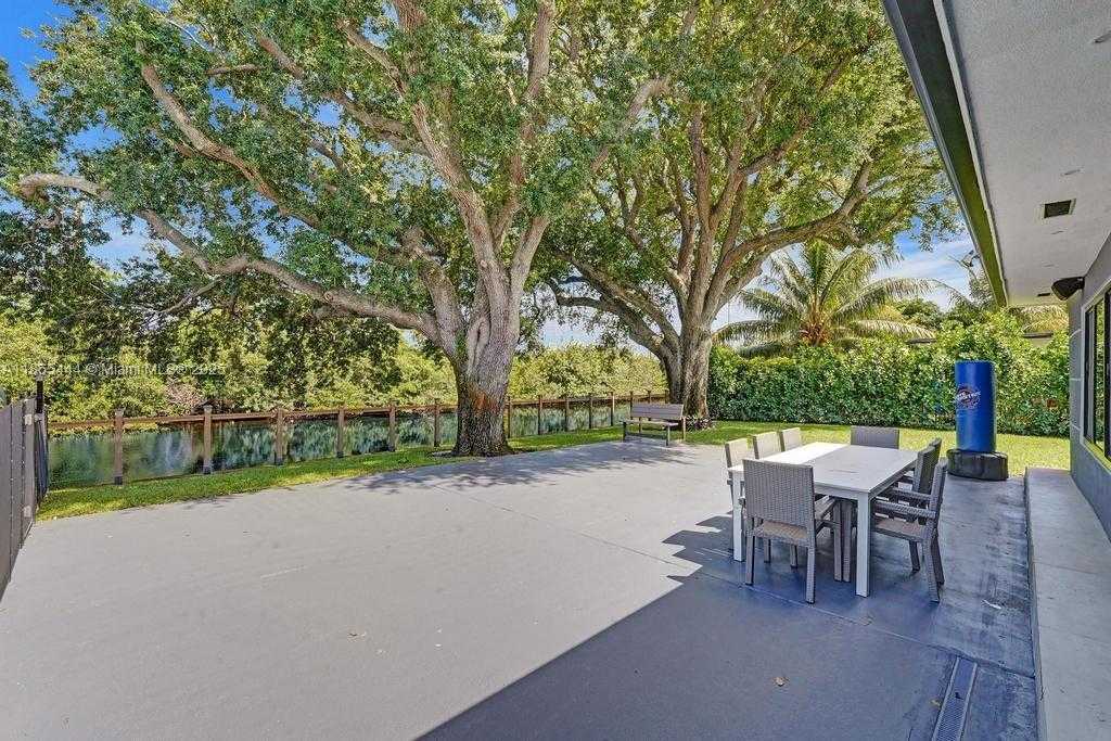 Small Image of 4660 SOUTH WEST 37TH AVE, Dania Beach Number 60