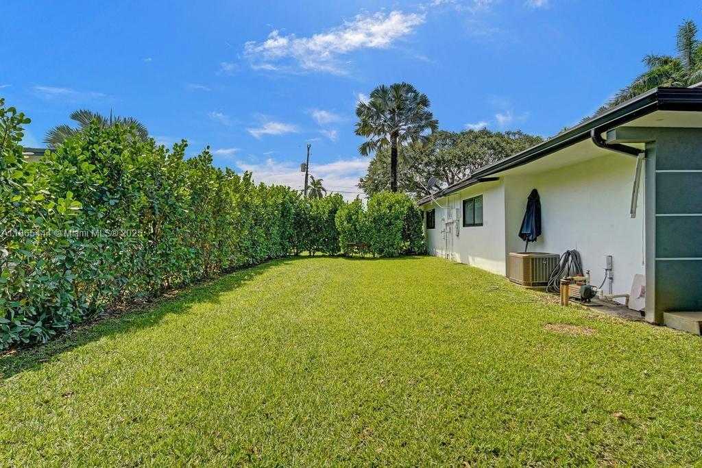 Small Image of 4660 SOUTH WEST 37TH AVE, Dania Beach Number 62