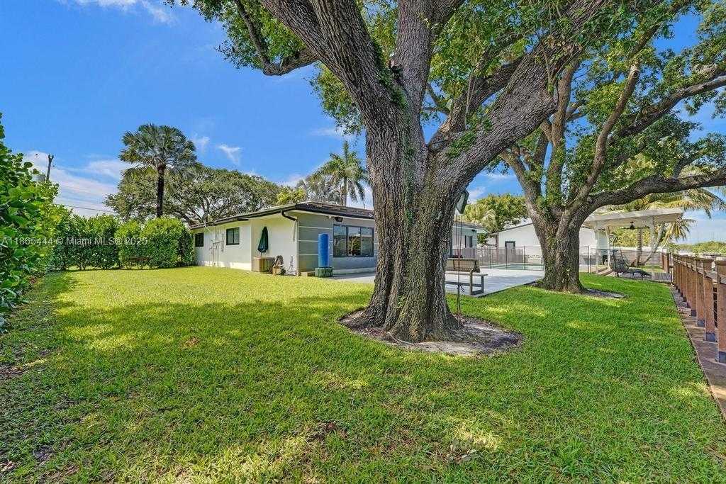 Small Image of 4660 SOUTH WEST 37TH AVE, Dania Beach Number 65
