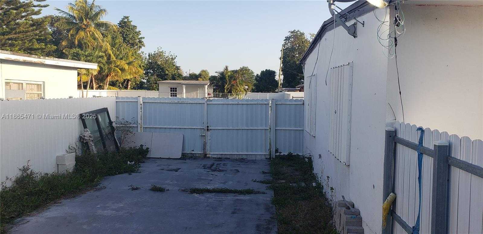 Small Image of 2525 NORTH WEST 156TH ST, Miami Gardens Number 6