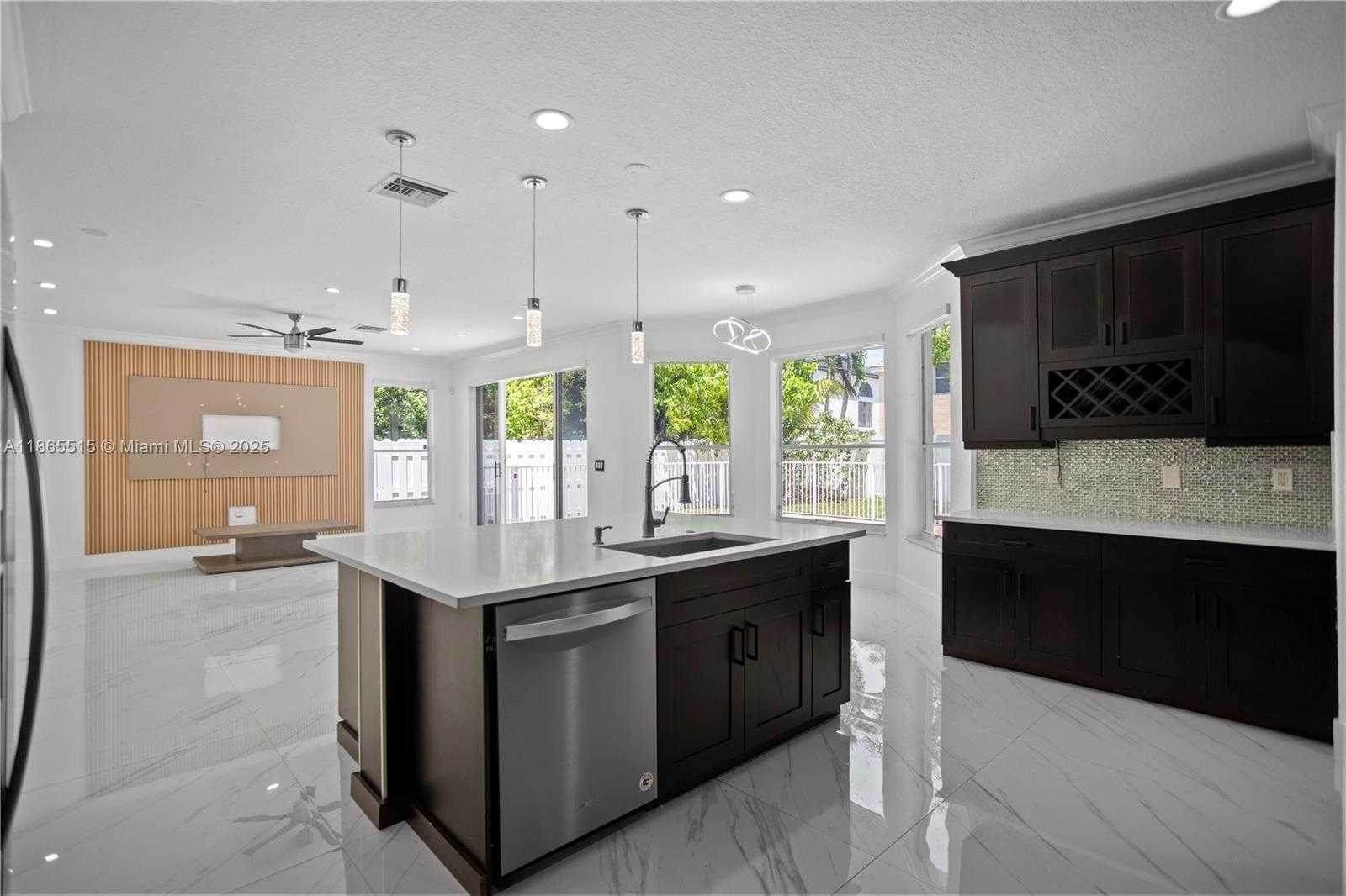 Small Image of 17937 SOUTH WEST 36TH ST, Miramar Number 37
