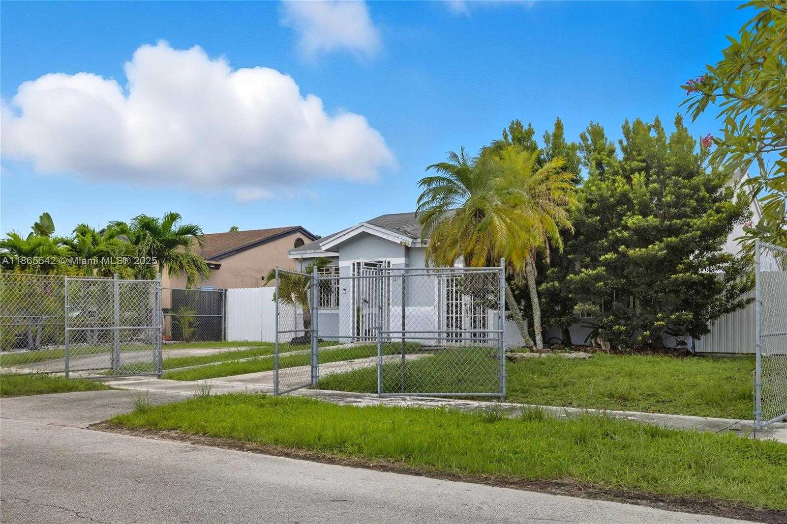 Small Image of 12753 SOUTH WEST 265TH TER, Homestead Number 3