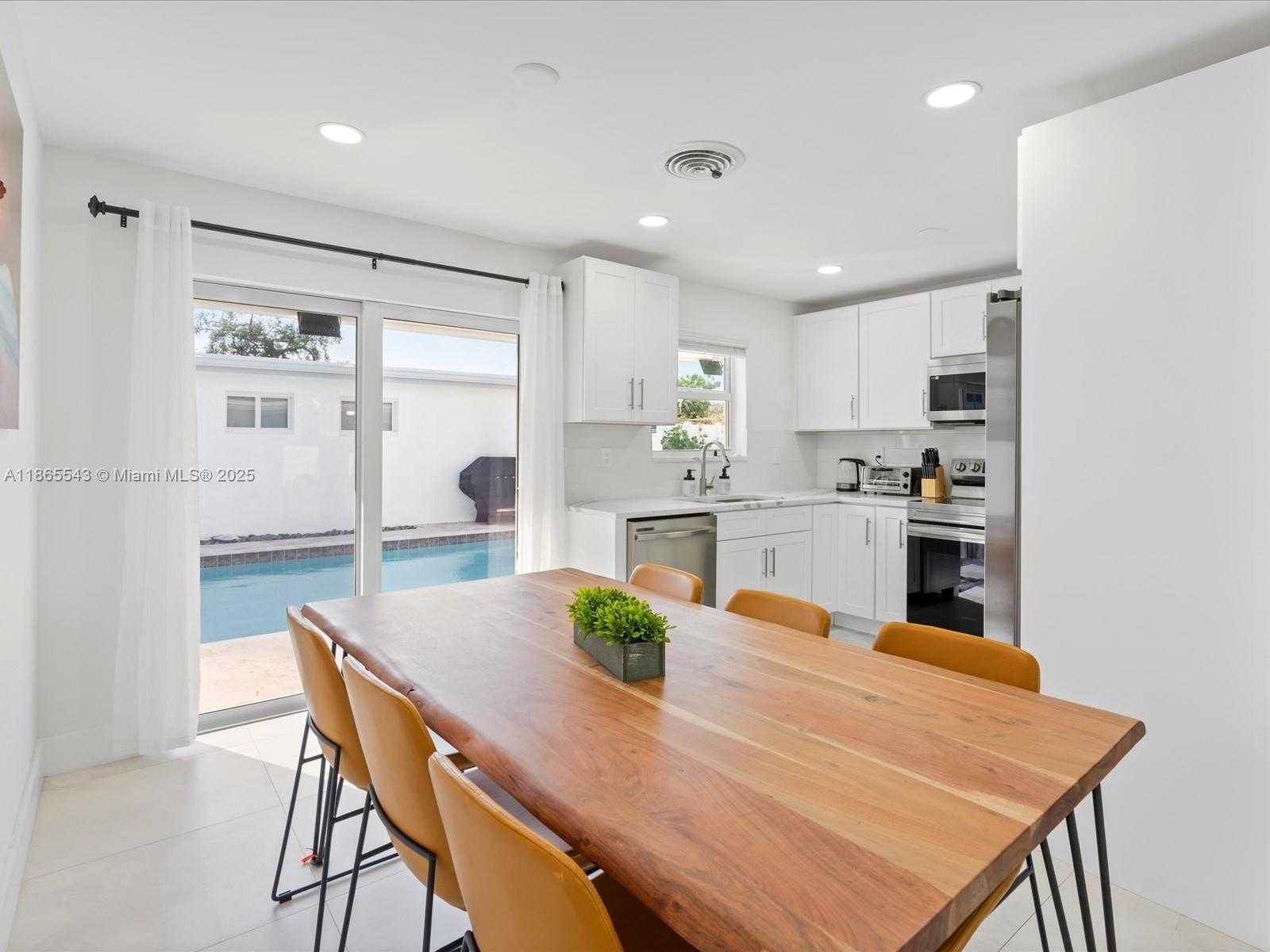 Small Image of 6340 COOLIDGE ST, Hollywood Number 14