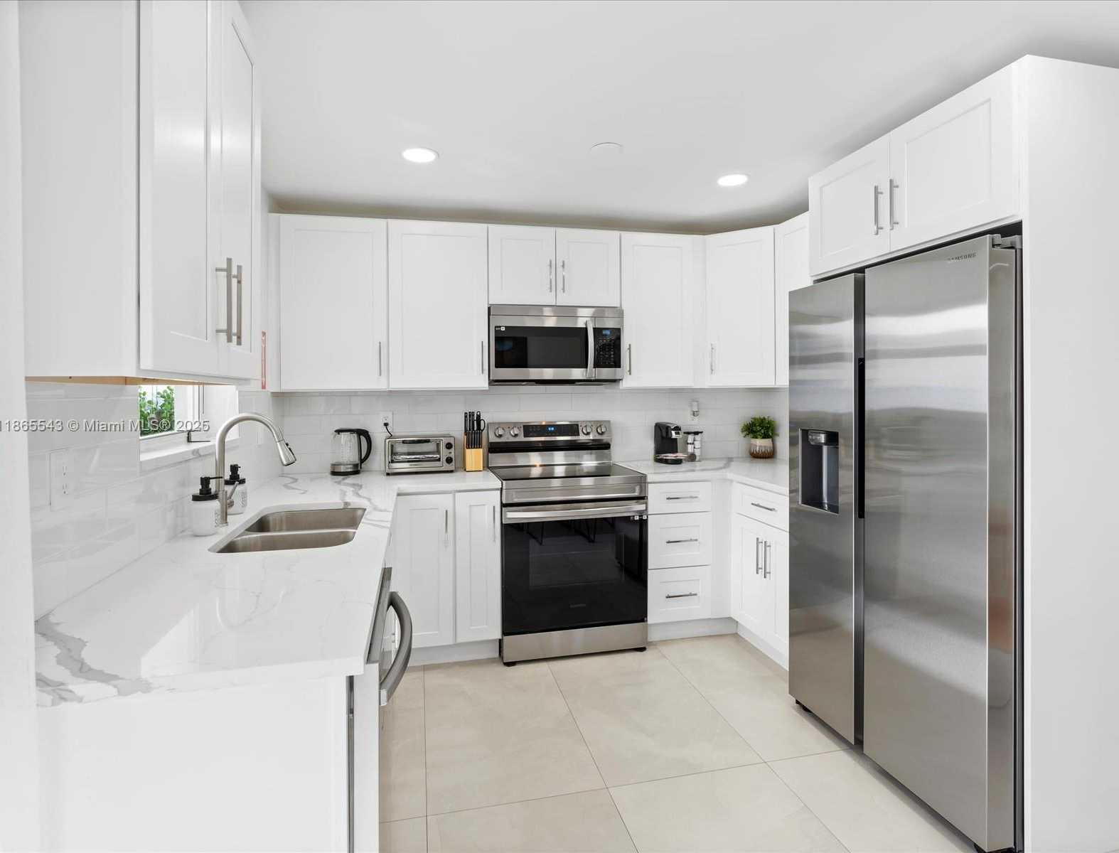 Small Image of 6340 COOLIDGE ST, Hollywood Number 15