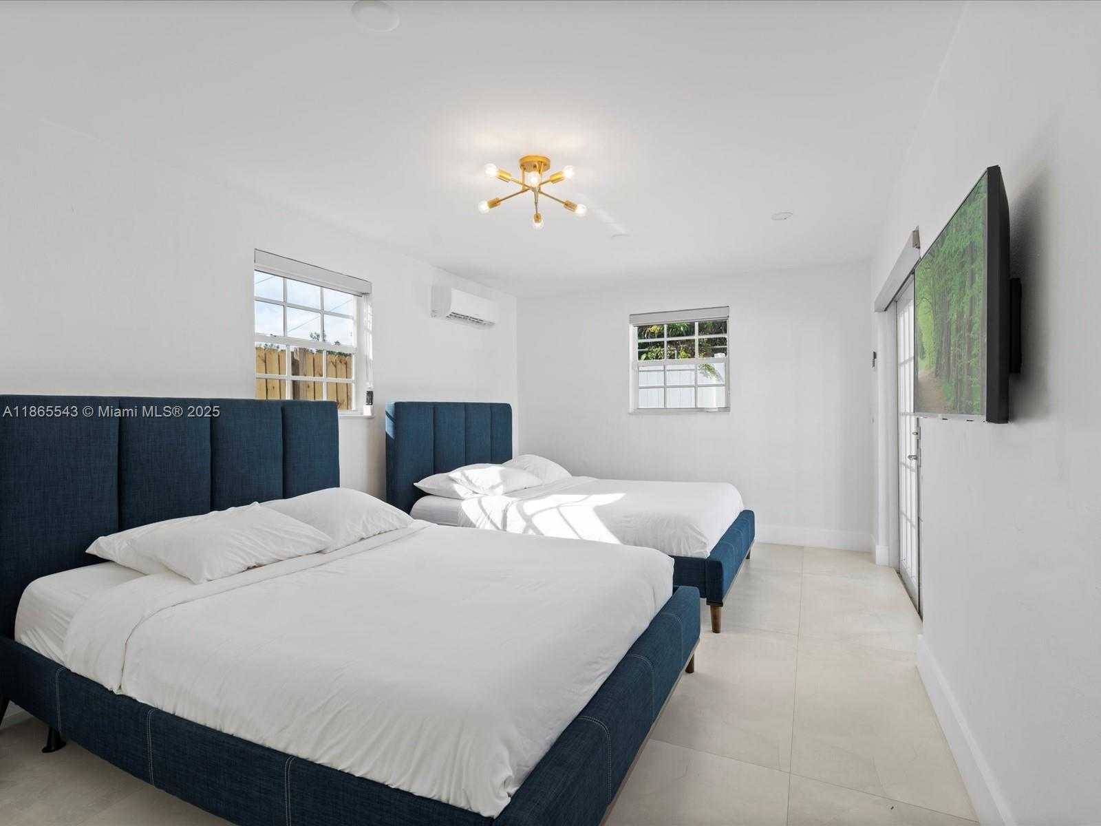 Small Image of 6340 COOLIDGE ST, Hollywood Number 22