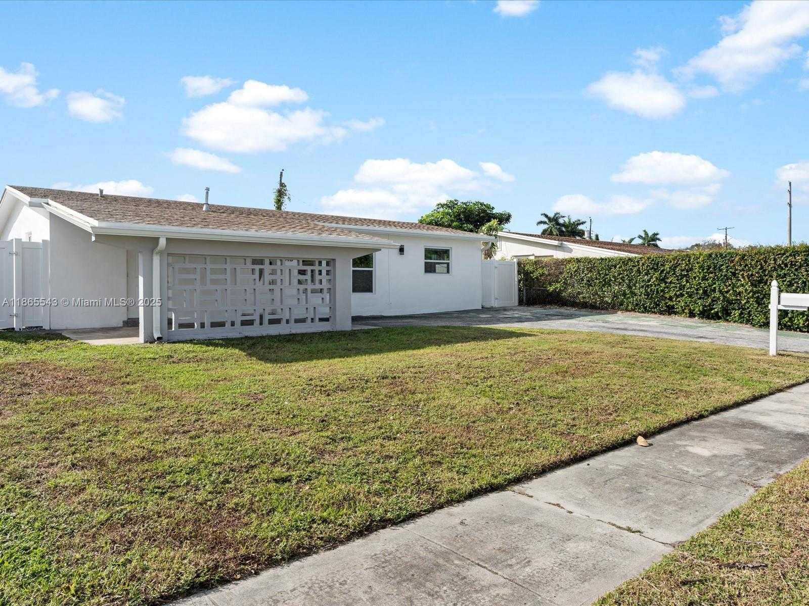 Small Image of 6340 COOLIDGE ST, Hollywood Number 5