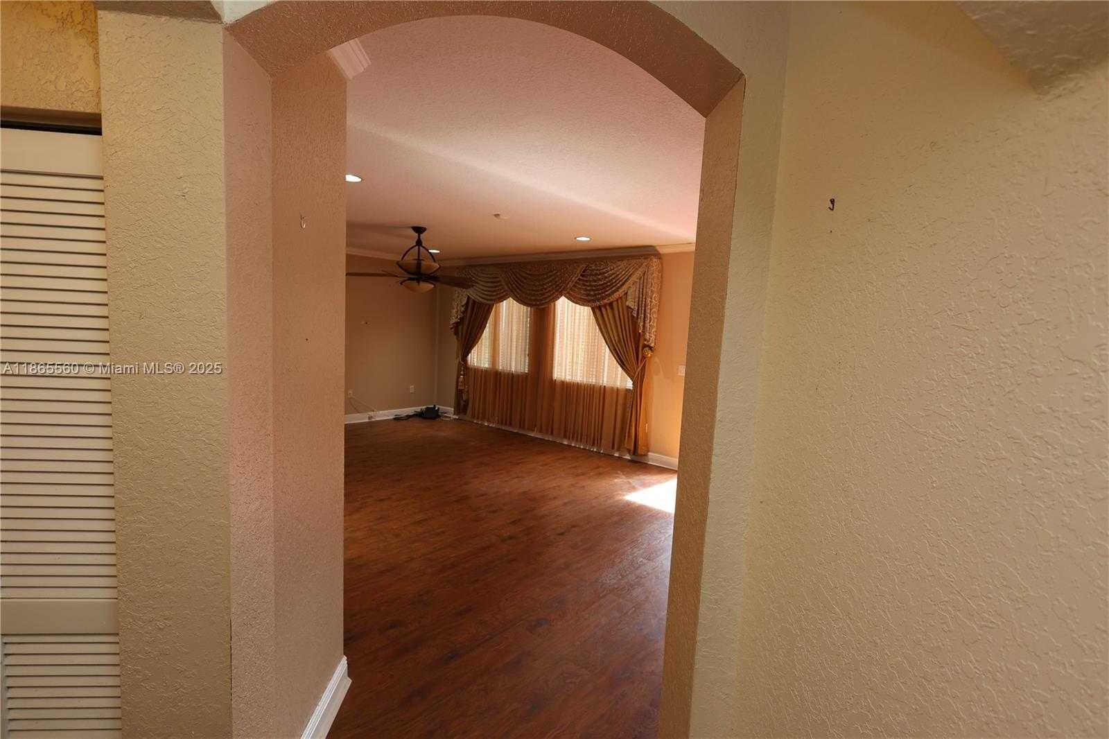 Small Image of 20521 NORTH WEST 7TH CT, Miami Gardens Number 11