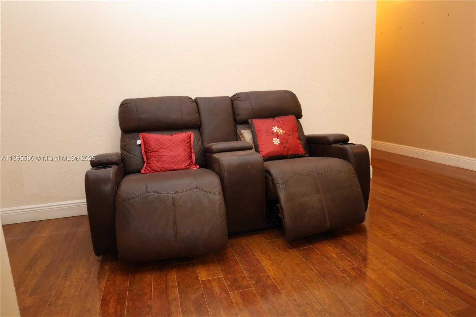 Small Image of 20521 NORTH WEST 7TH CT, Miami Gardens Number 20