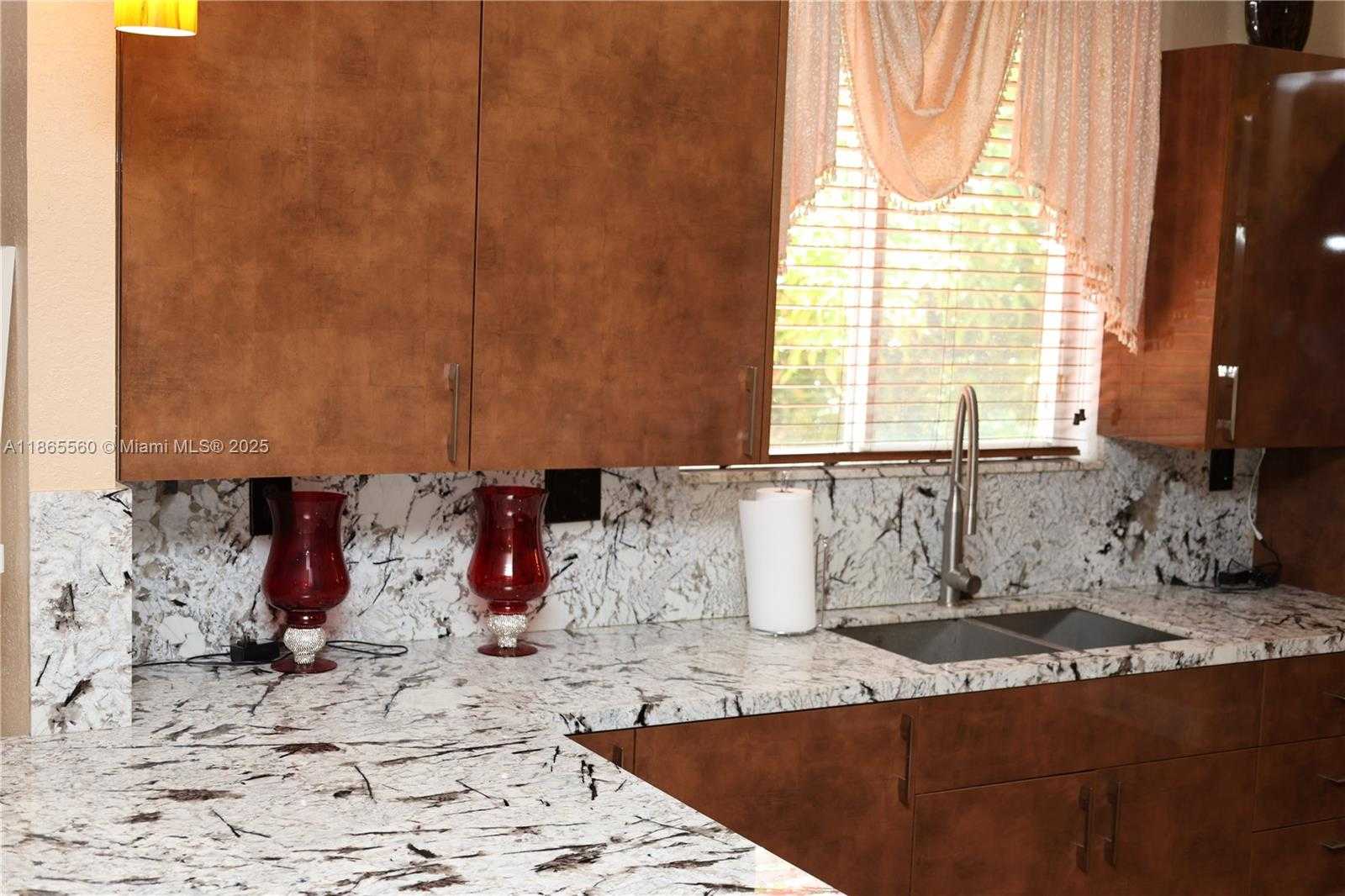 Small Image of 20521 NORTH WEST 7TH CT, Miami Gardens Number 7