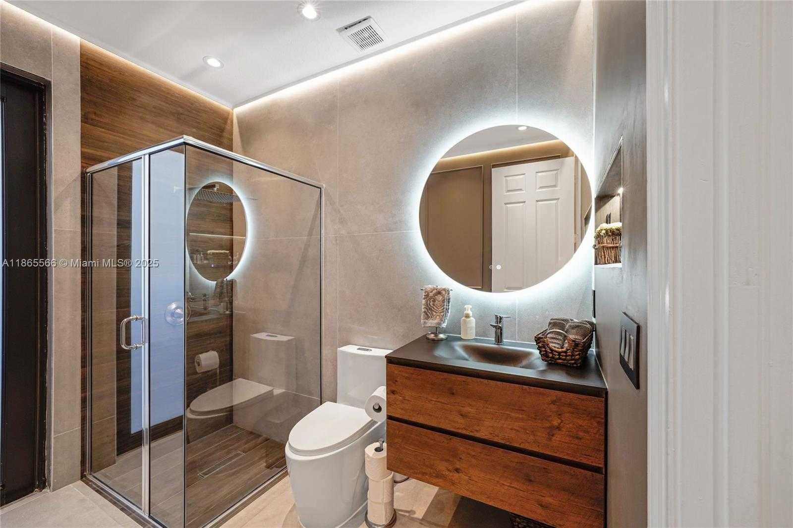 Small Image of 9835 NORTH WEST 86TH TER, Doral Number 14