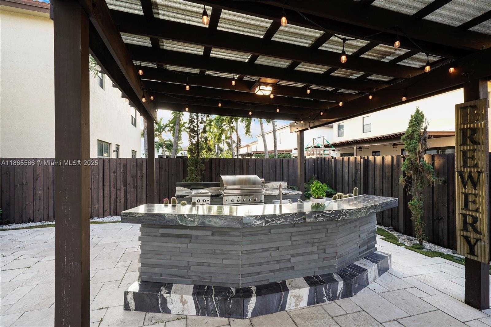 Small Image of 9835 NORTH WEST 86TH TER, Doral Number 17