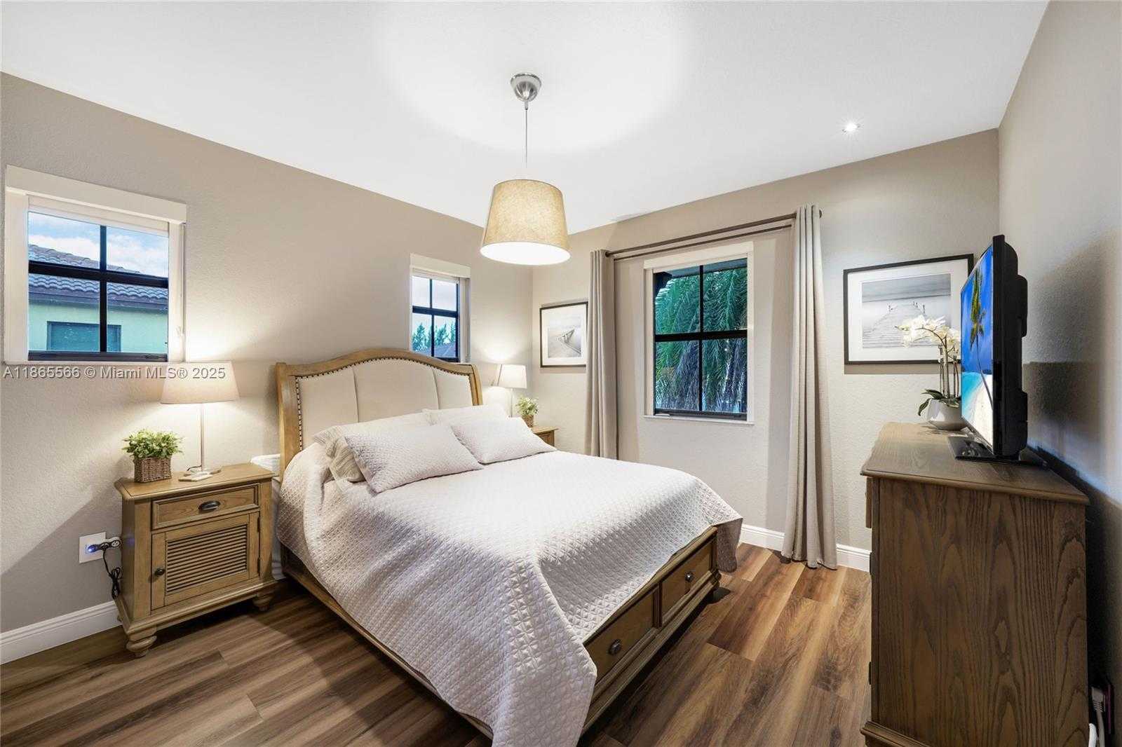 Small Image of 9835 NORTH WEST 86TH TER, Doral Number 25