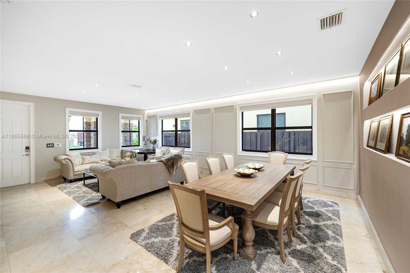 Small Image of 9835 NORTH WEST 86TH TER, Doral Number 3