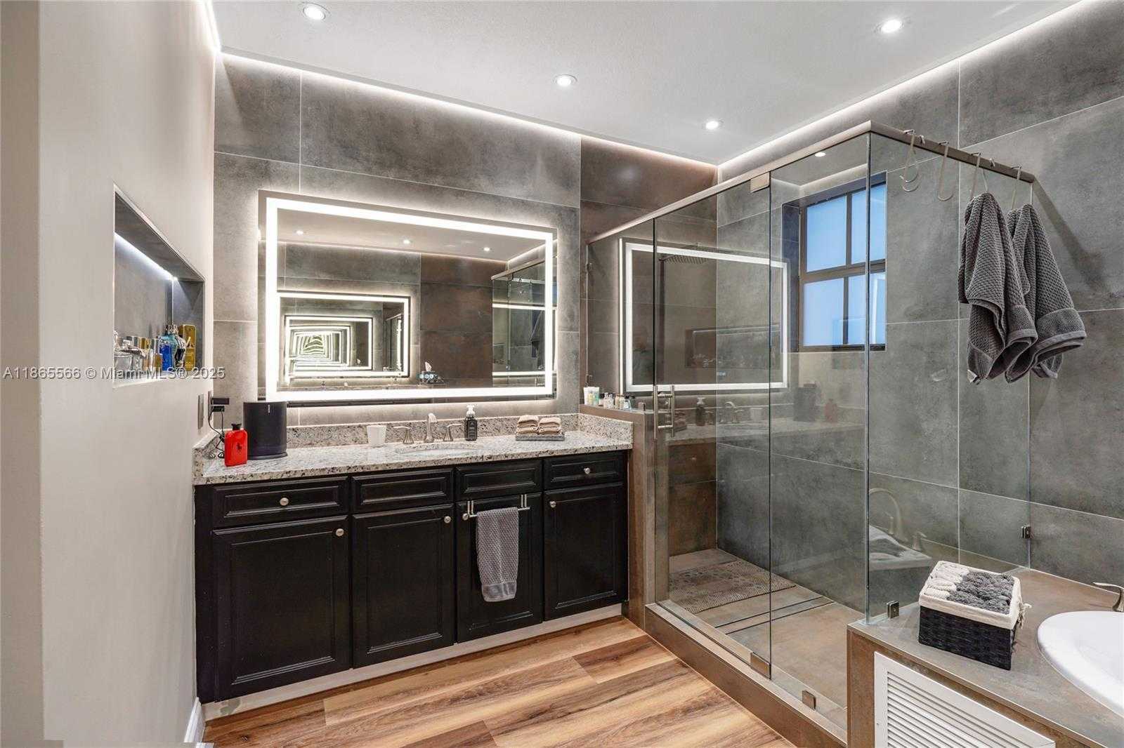 Small Image of 9835 NORTH WEST 86TH TER, Doral Number 38