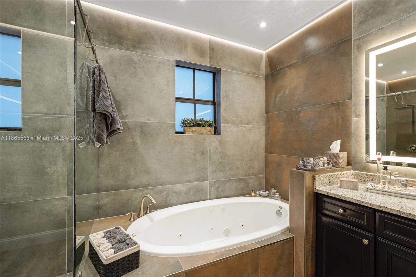 Small Image of 9835 NORTH WEST 86TH TER, Doral Number 40