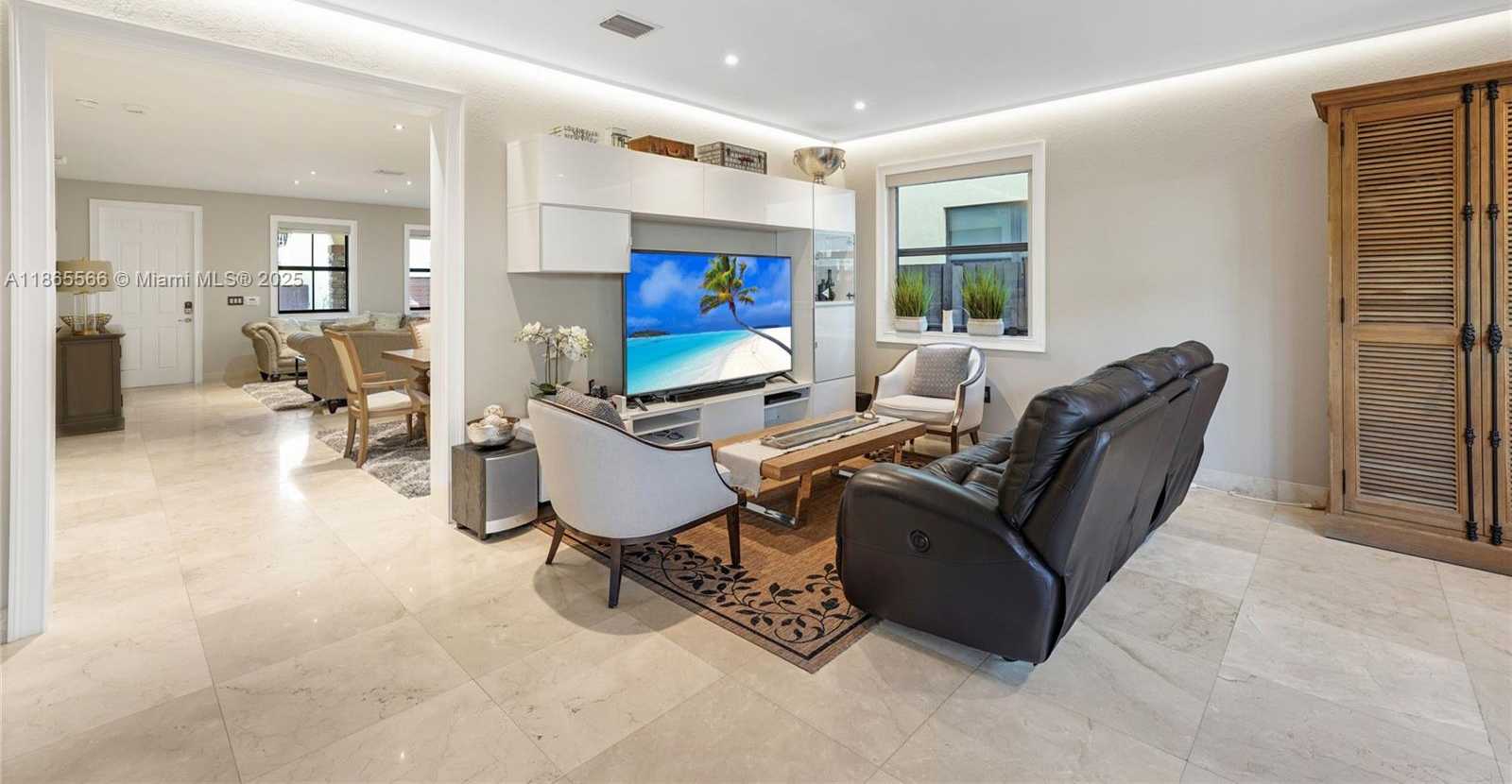 Small Image of 9835 NORTH WEST 86TH TER, Doral Number 6