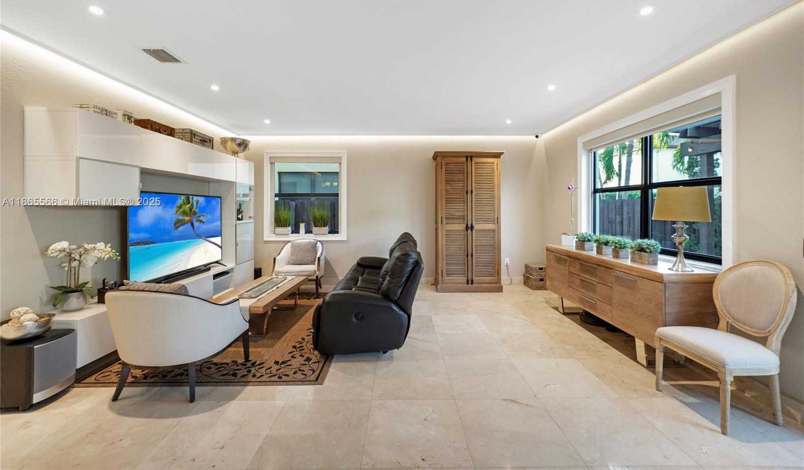 Small Image of 9835 NORTH WEST 86TH TER, Doral Number 7