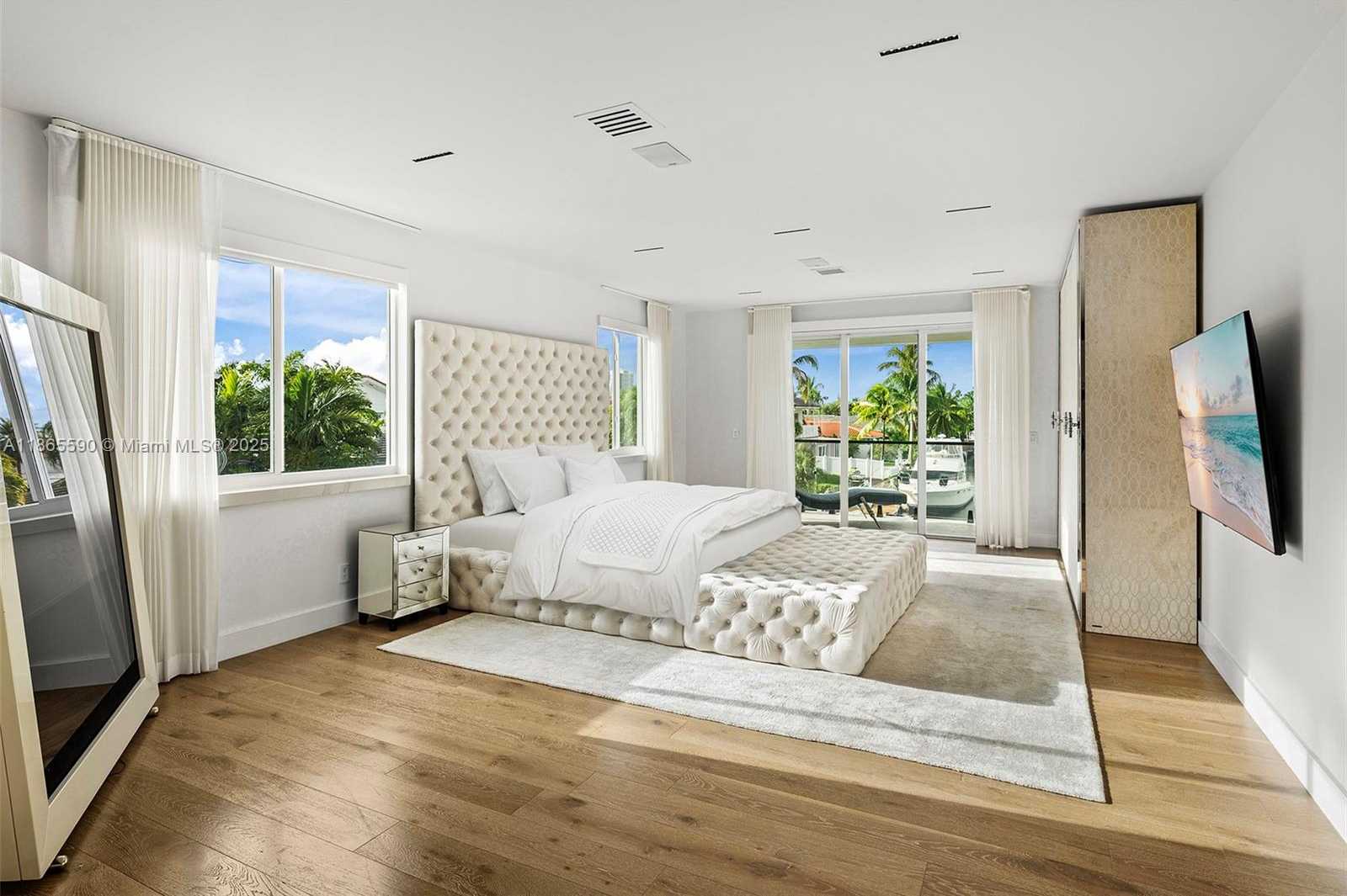 Small Image of 3251 NORTH EAST 164TH ST, North Miami Beach Number 26