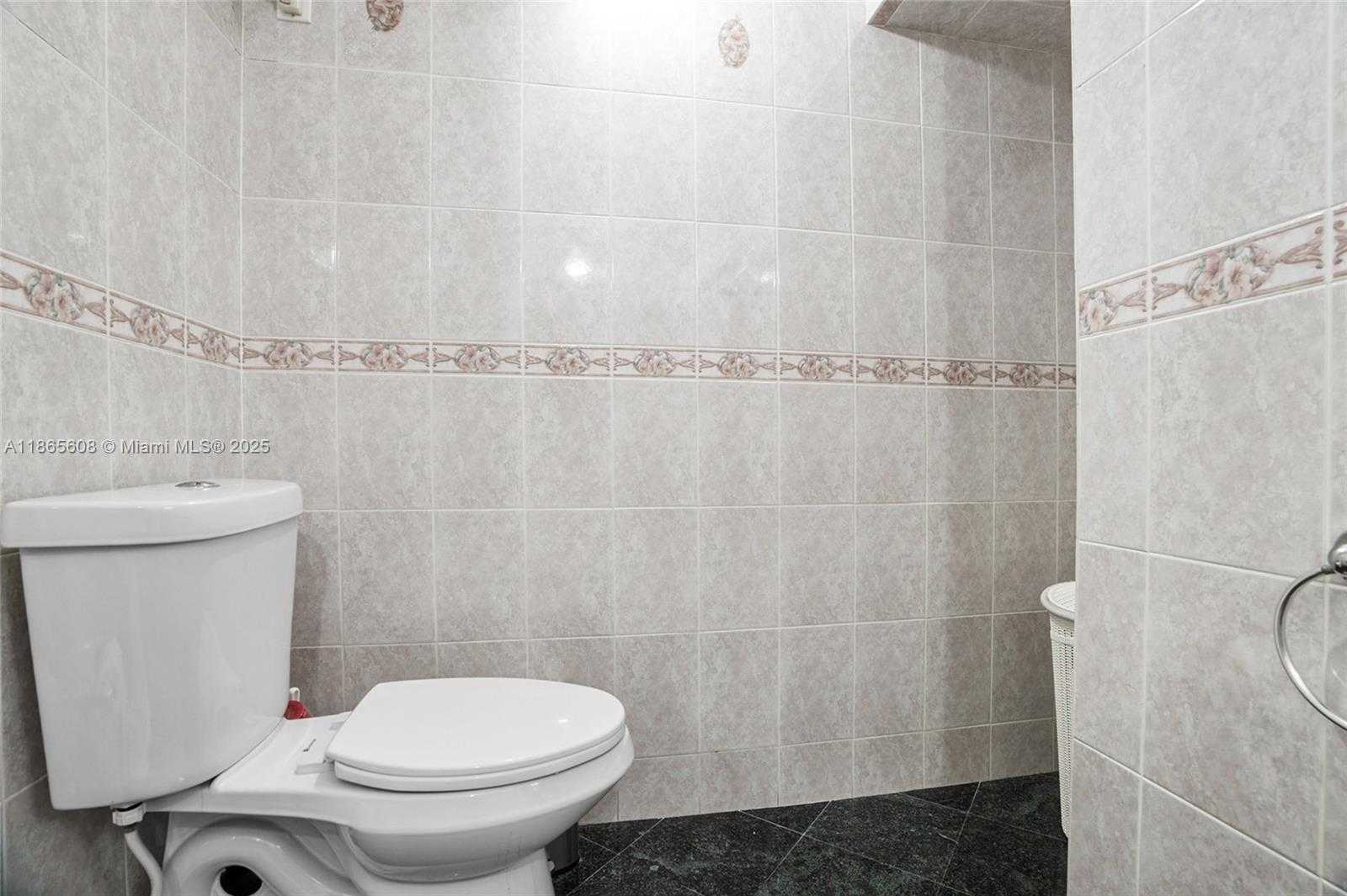 Small Image of 479 EAST 32ND ST, Hialeah Number 10