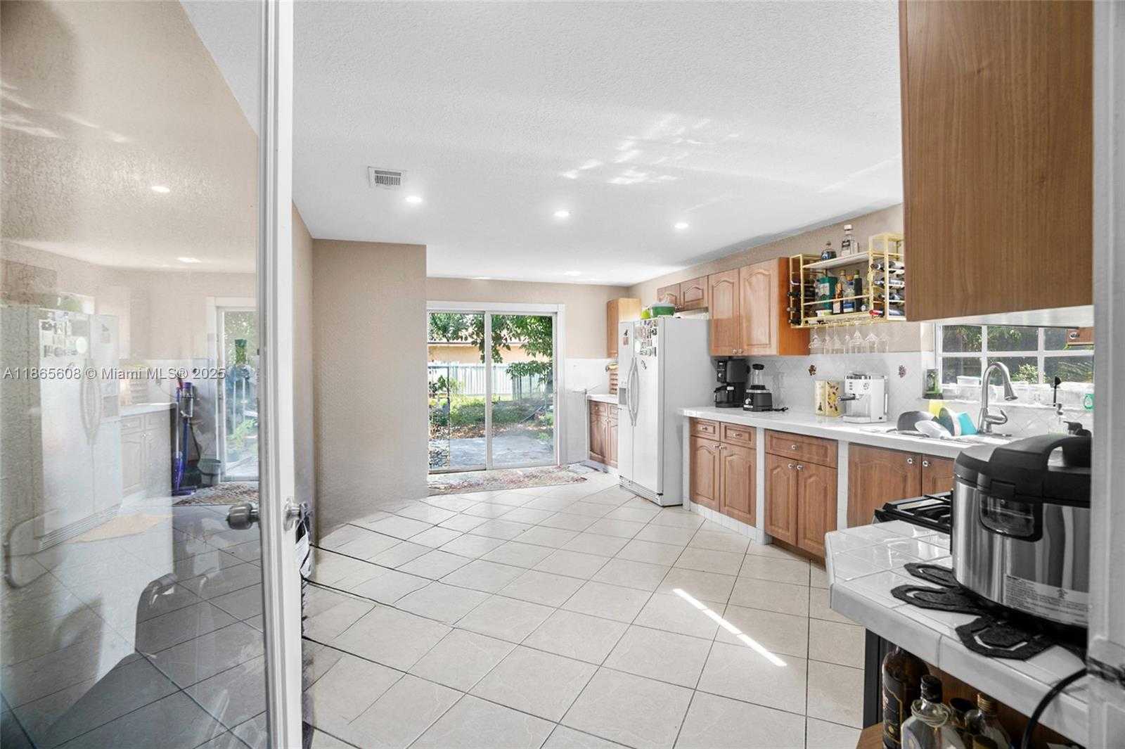 Small Image of 479 EAST 32ND ST, Hialeah Number 14