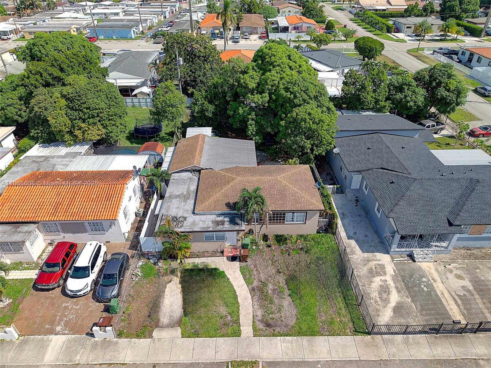 Small Image of 479 EAST 32ND ST, Hialeah Number 24