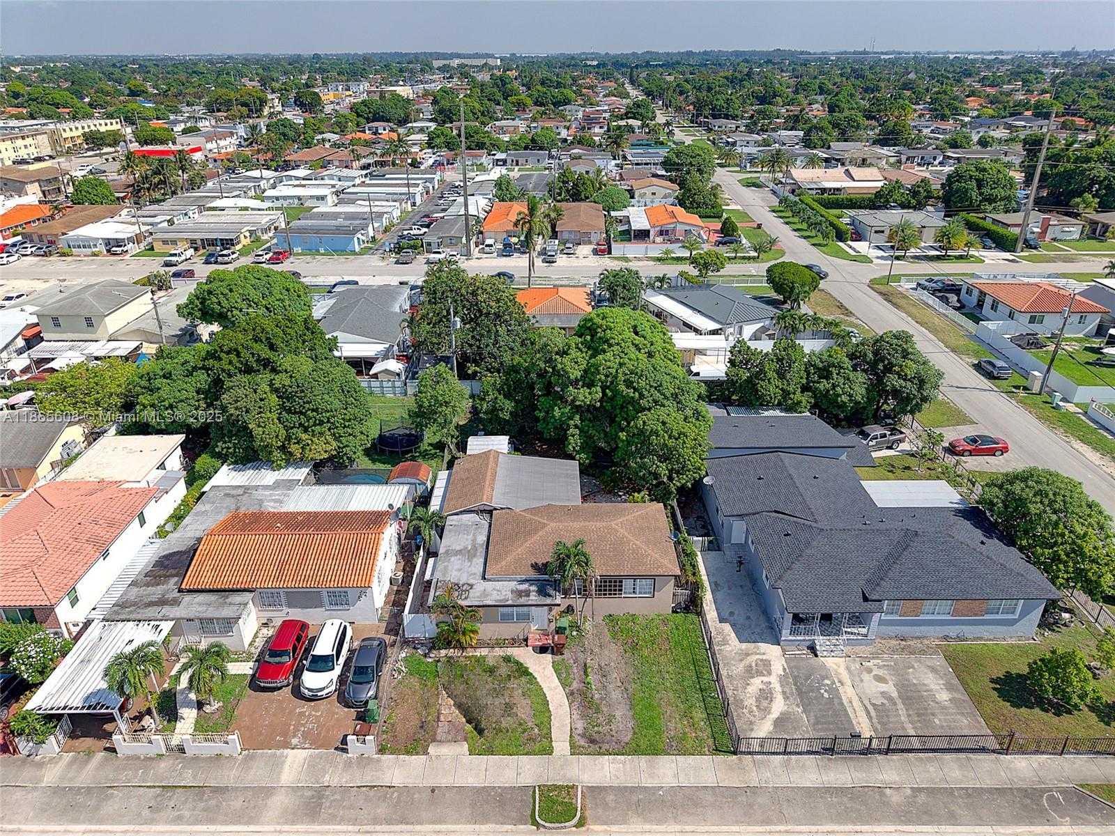Small Image of 479 EAST 32ND ST, Hialeah Number 25
