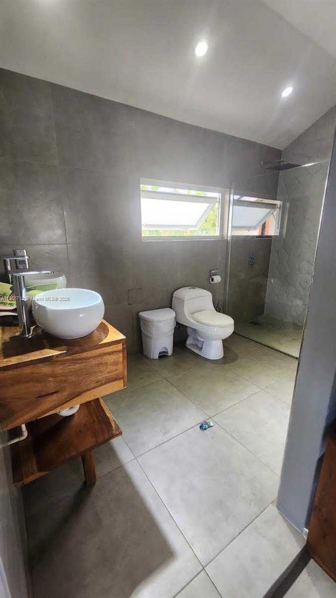 Small Image of VILLA, MONTEGO BAY, JAMAICA, Out of City Number 17