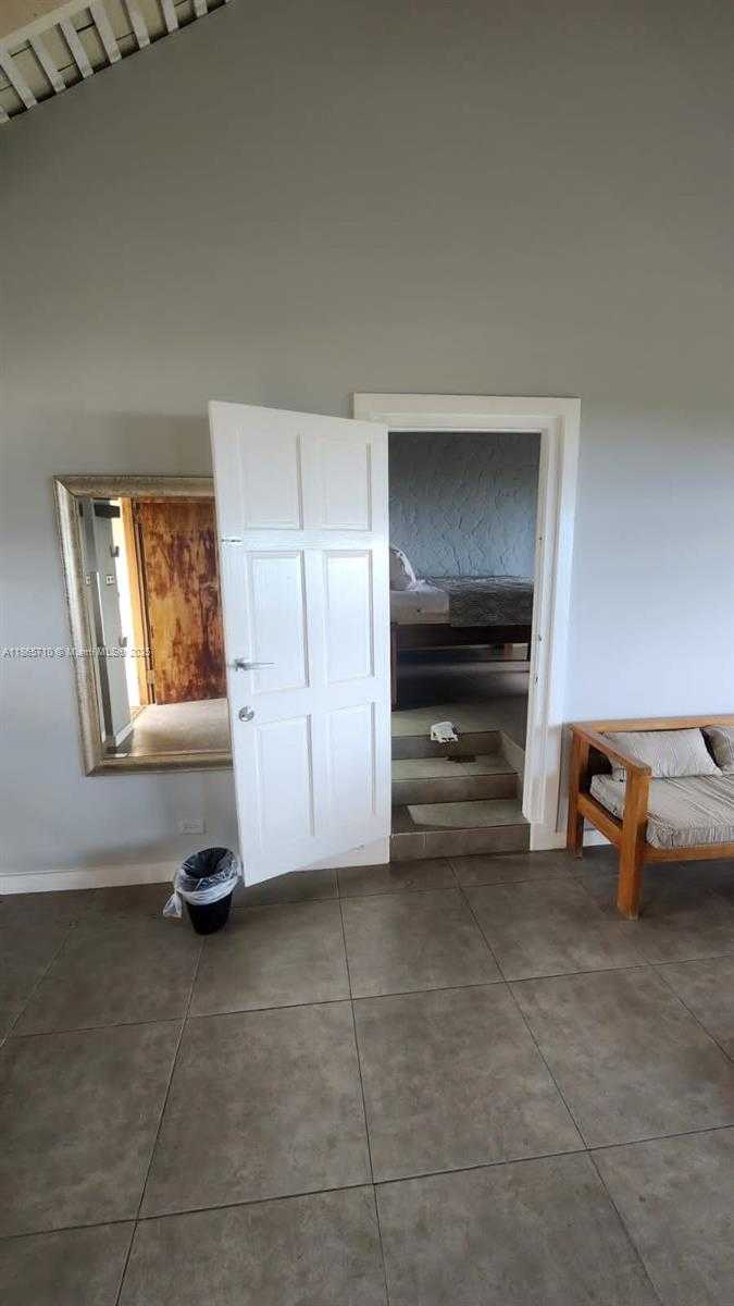 Small Image of VILLA, MONTEGO BAY, JAMAICA, Out of City Number 18