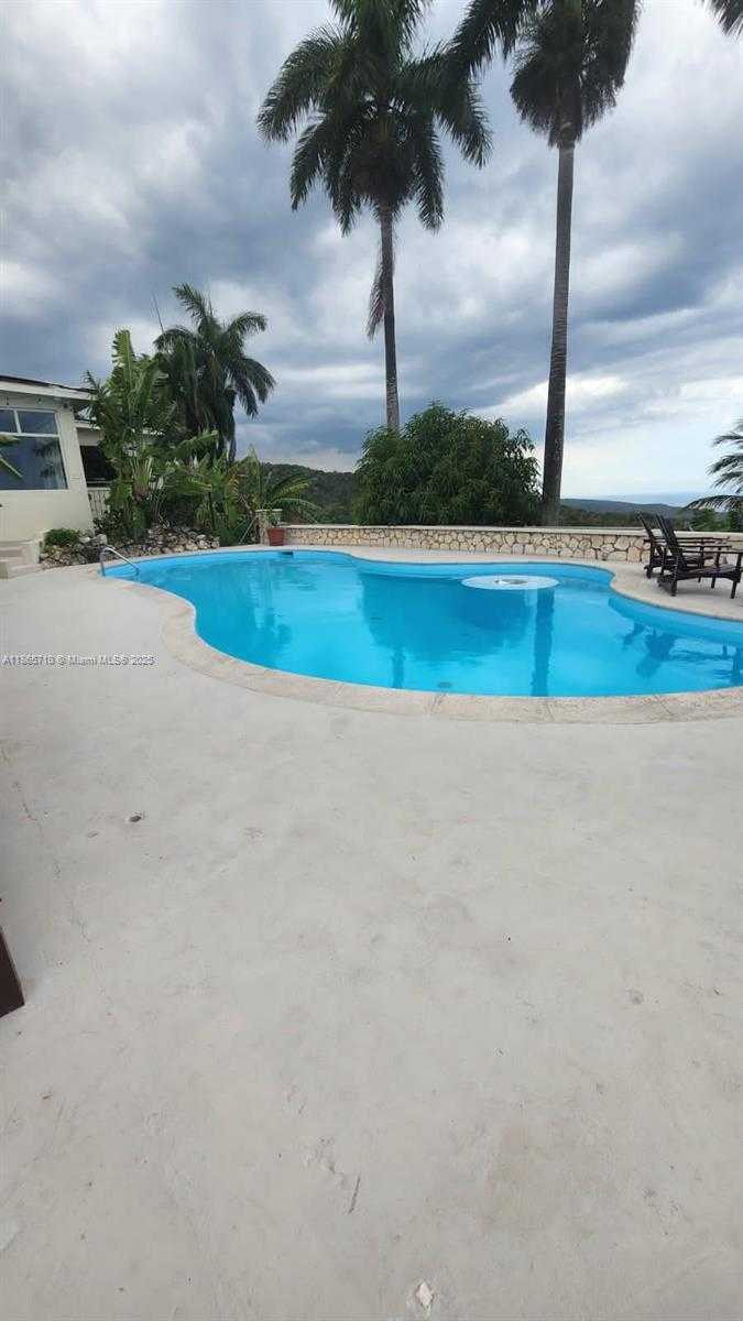 Small Image of VILLA, MONTEGO BAY, JAMAICA, Out of City Number 28