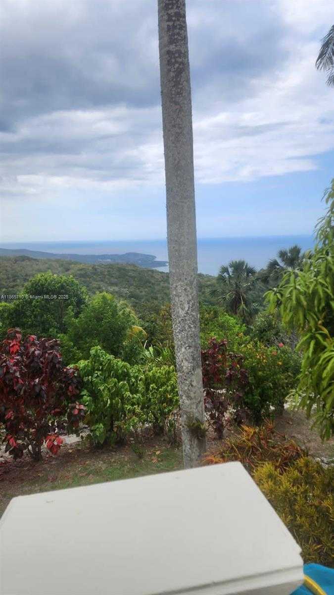 Small Image of VILLA, MONTEGO BAY, JAMAICA, Out of City Number 31