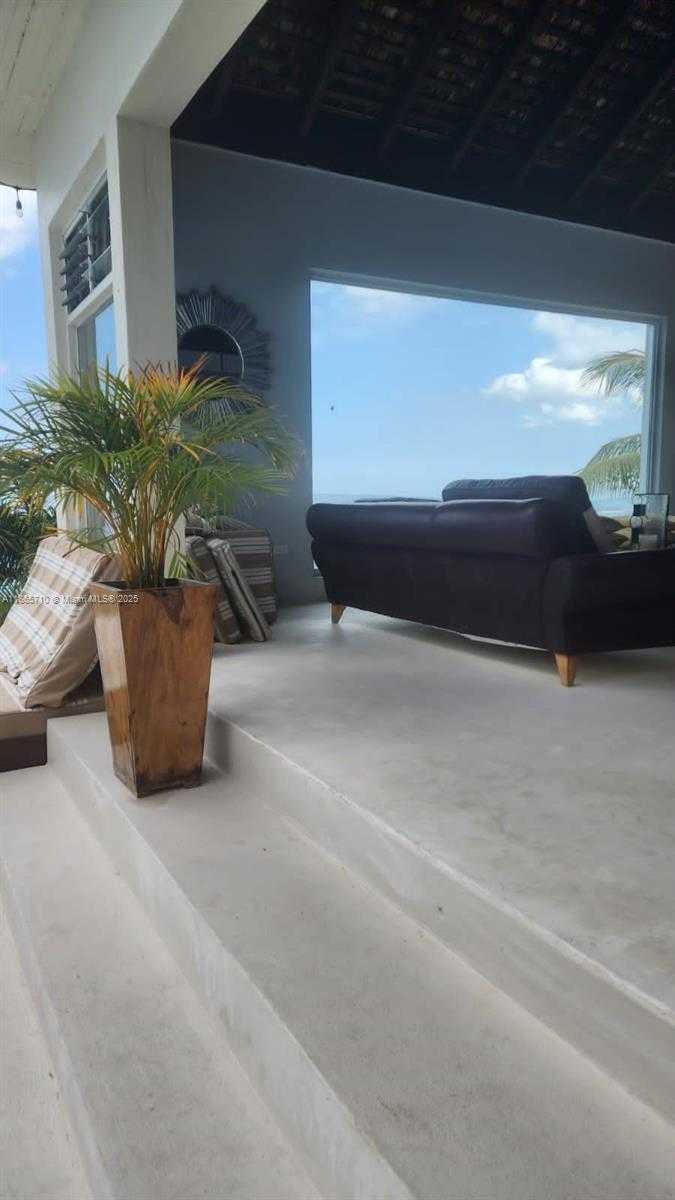 Small Image of VILLA, MONTEGO BAY, JAMAICA, Out of City Number 5