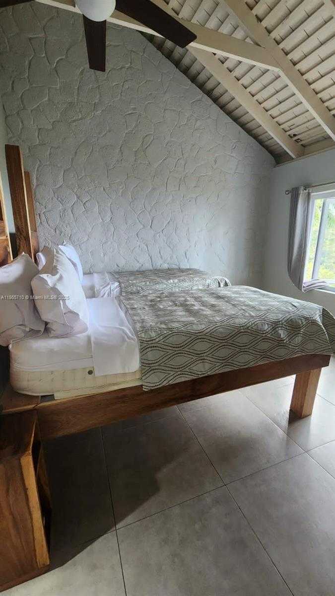 Small Image of VILLA, MONTEGO BAY, JAMAICA, Out of City Number 6