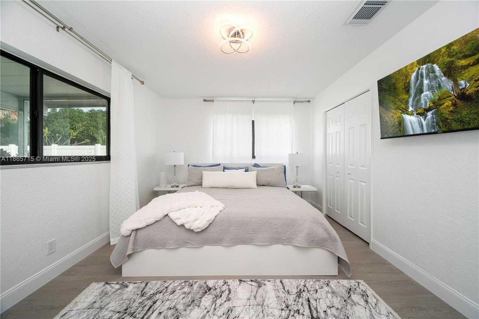 Small Image of 1985 WINDWARD DR, Lauderdale By The Sea Number 16