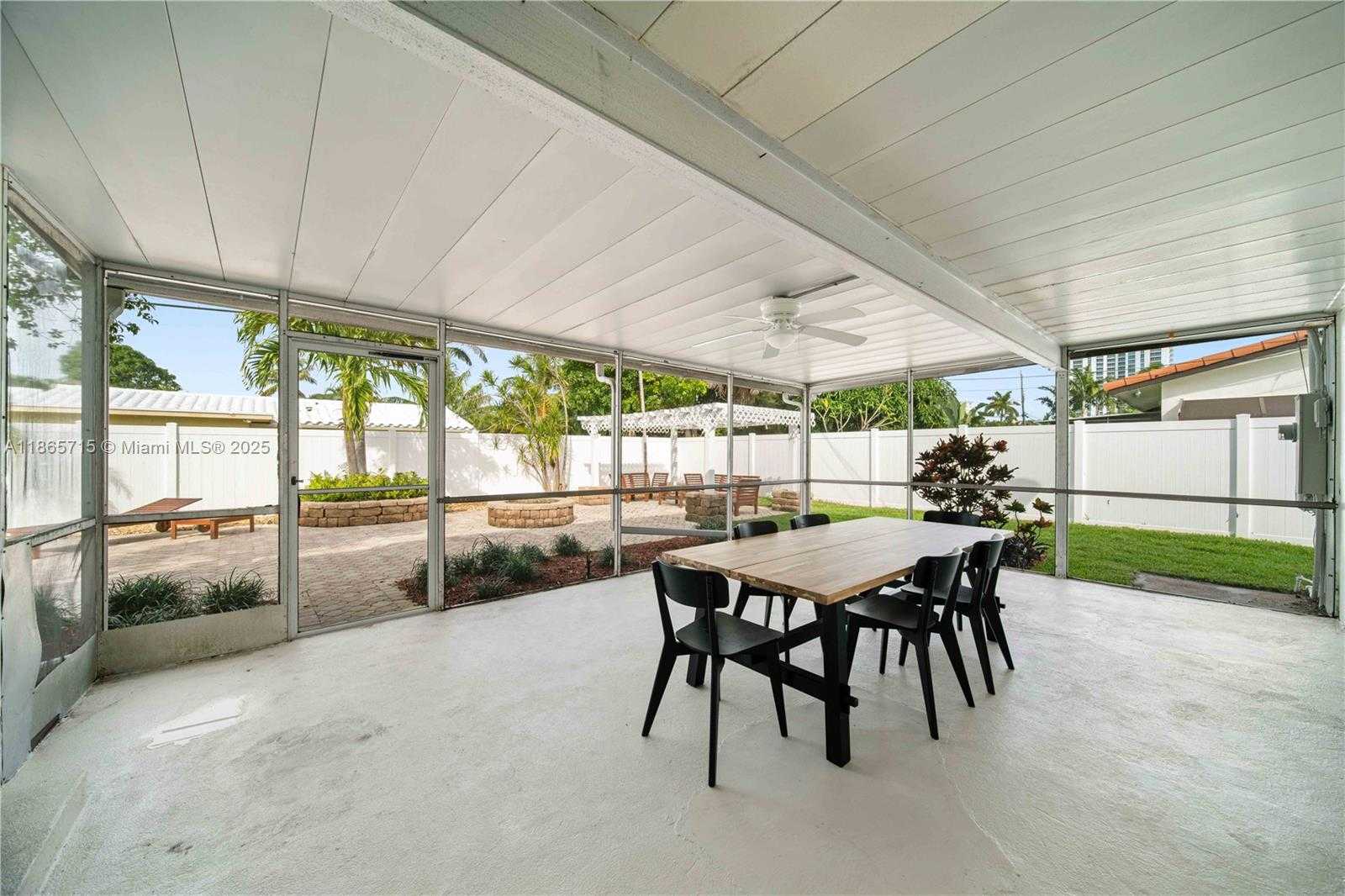 Small Image of 1985 WINDWARD DR, Lauderdale By The Sea Number 24