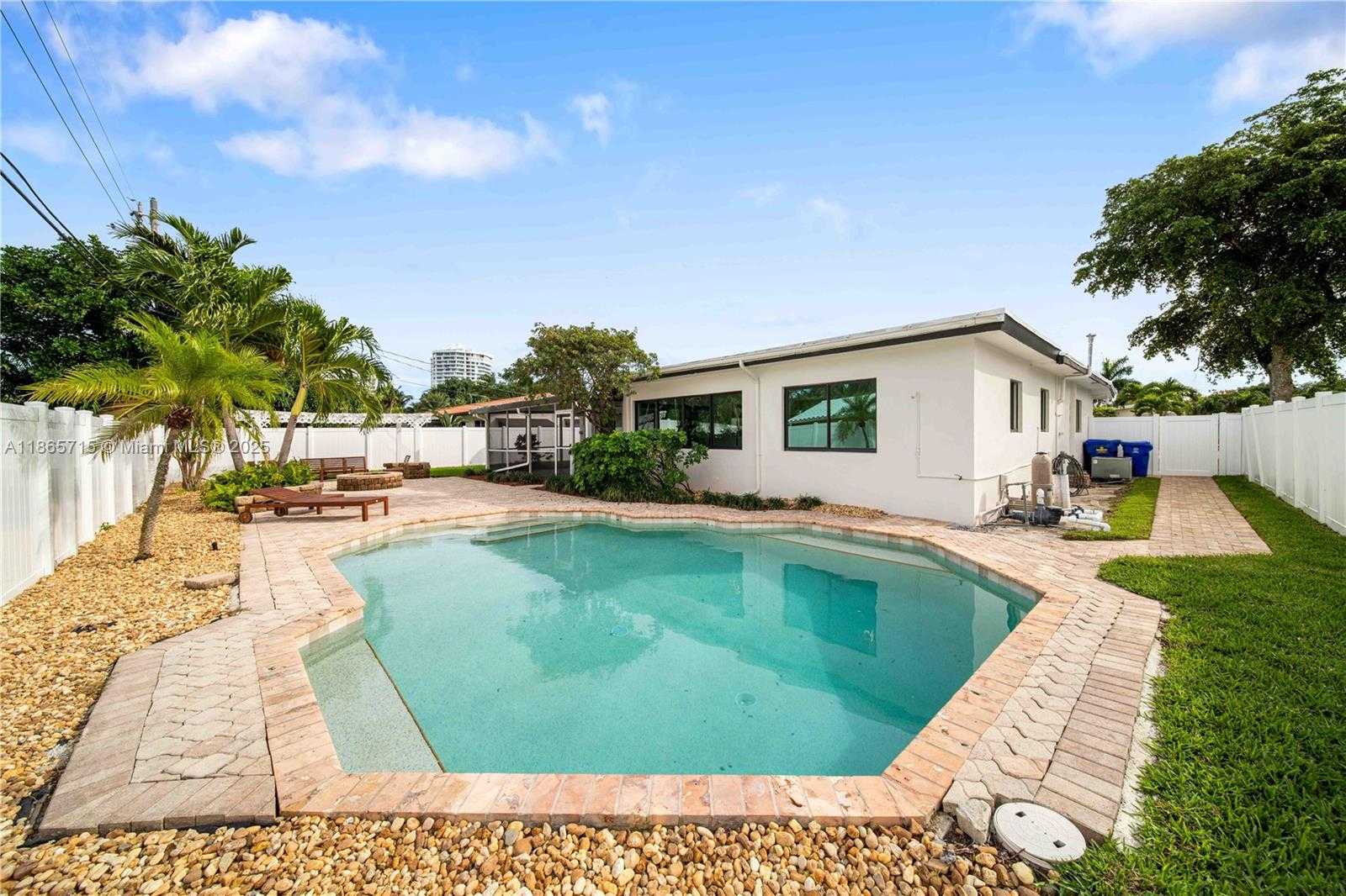 Small Image of 1985 WINDWARD DR, Lauderdale By The Sea Number 26