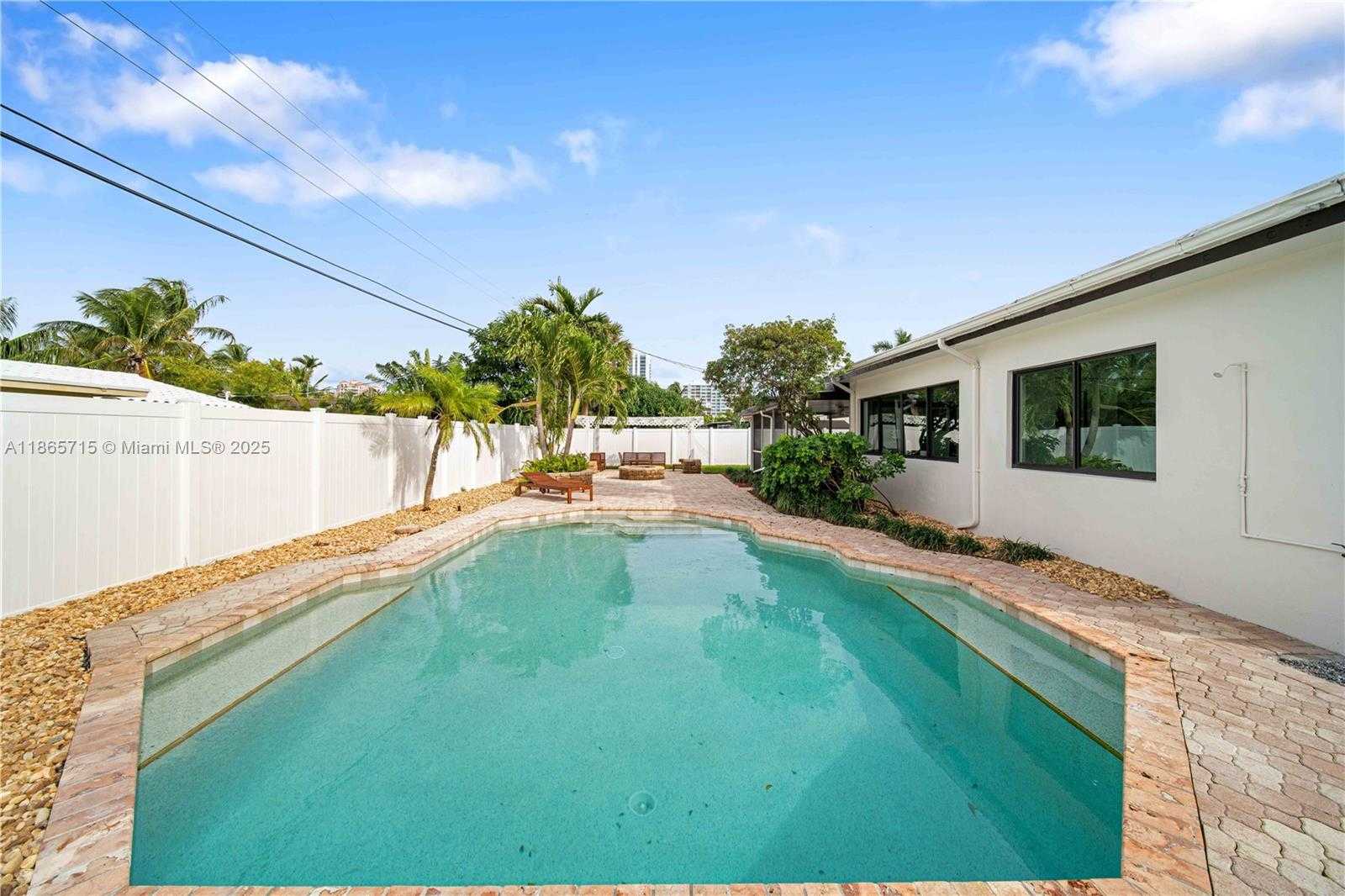 Small Image of 1985 WINDWARD DR, Lauderdale By The Sea Number 27