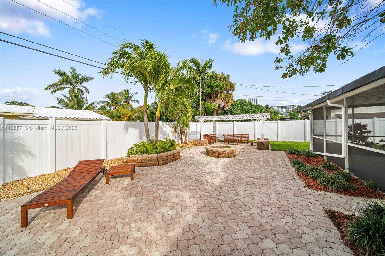 Small Image of 1985 WINDWARD DR, Lauderdale By The Sea Number 28