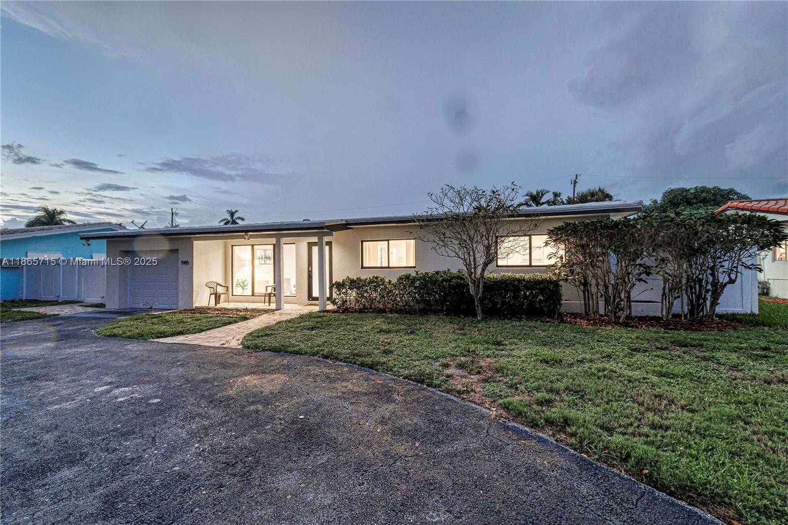 Small Image of 1985 WINDWARD DR, Lauderdale By The Sea Number 43