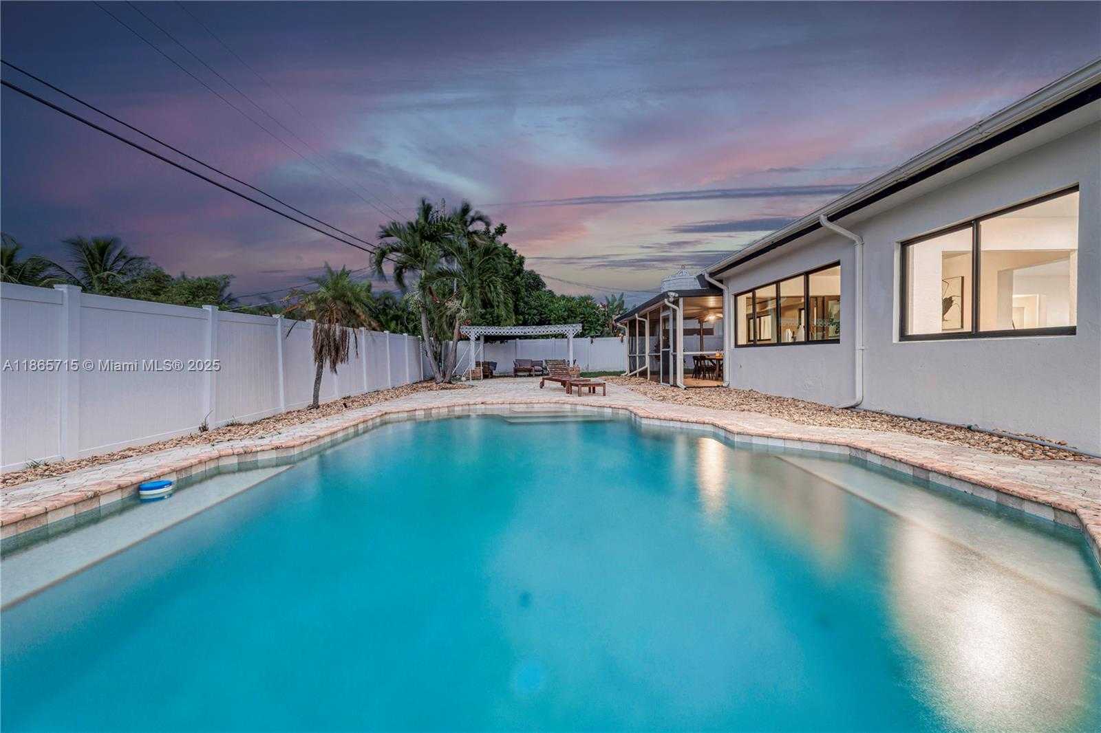 Small Image of 1985 WINDWARD DR, Lauderdale By The Sea Number 51