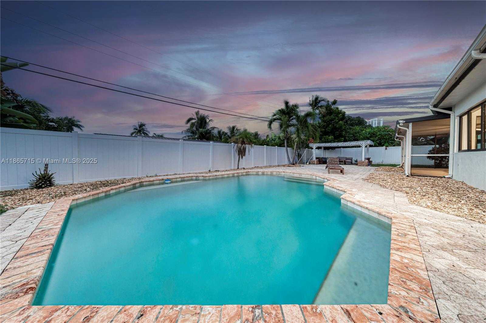 Small Image of 1985 WINDWARD DR, Lauderdale By The Sea Number 52
