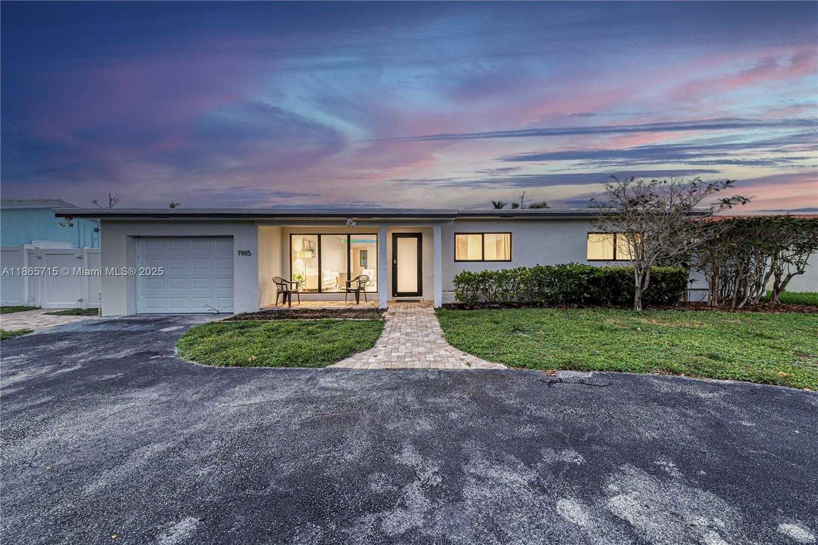 Small Image of 1985 WINDWARD DR, Lauderdale By The Sea Number 9