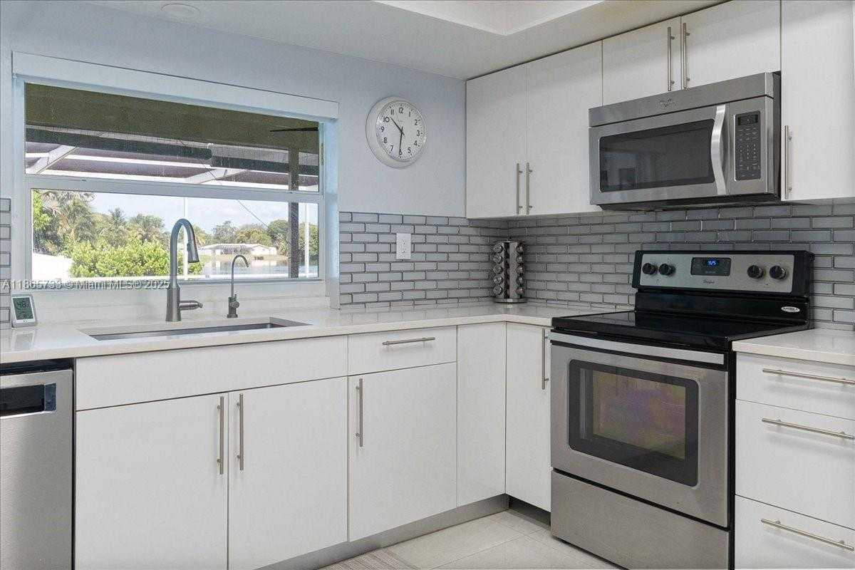 Small Image of 6581 SOUTH WEST 20TH CT, Plantation Number 12