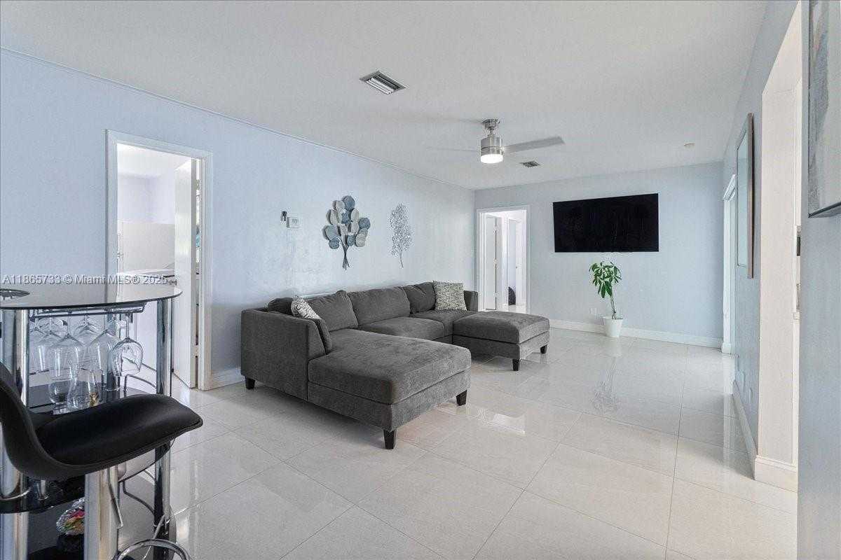 Small Image of 6581 SOUTH WEST 20TH CT, Plantation Number 14